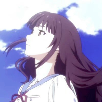 男子爬山摔倒反救了自己一命
